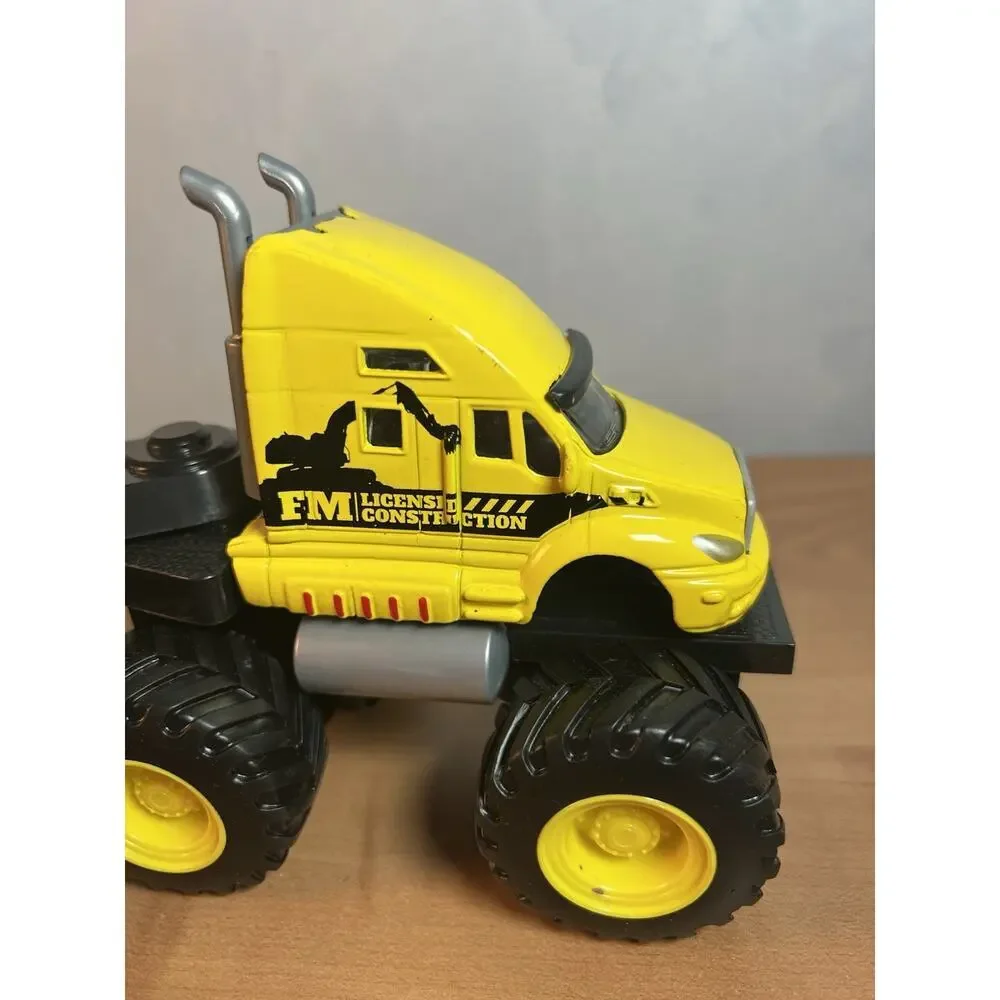 Maisto Fresh Metal Builder Zone Quarry Trailer Construction Diecast 11”